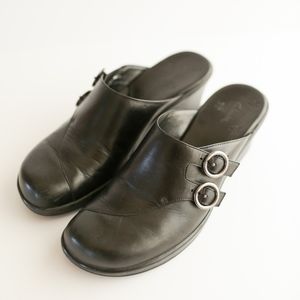 Clarks Black Leather Slip On Mules 7.5M